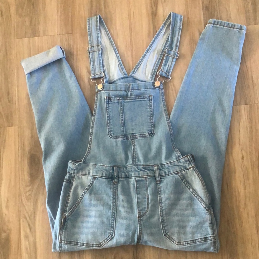 NO BOUNDARIES  EUC blue Jean overalls